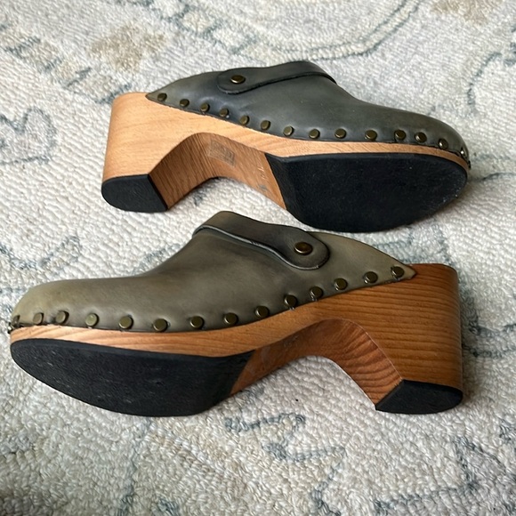 LISA B. Classic High Heel Clog Olive Leather Women’s 38 7 Pine Heel 2 7/8” Studs - Picture 11 of 15